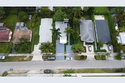 330 NW 82nd Ter #A, Miami, FL 33150 - Photo 5