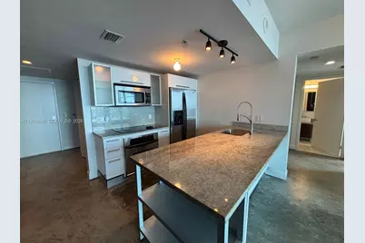 185 SW 7th St #4004, Miami, FL 33130 - Photo 3