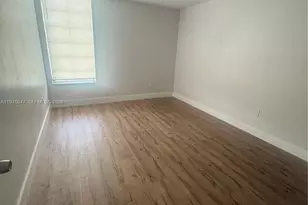 8820 Fontainebleau Blvd, Miami, FL 33172 - Photo 21