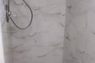 8820 Fontainebleau Blvd, Miami, FL 33172 - Photo 25