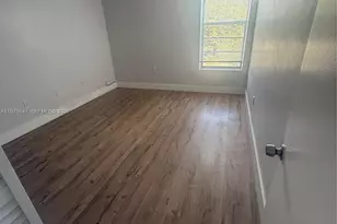 8820 Fontainebleau Blvd, Miami, FL 33172 - Photo 13