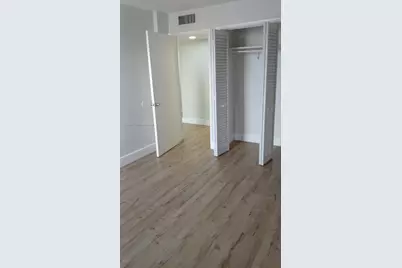 8820 Fontainebleau Blvd #302, Miami, FL 33172 - Photo 9