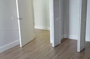 8820 Fontainebleau Blvd, Miami, FL 33172 - Photo 9