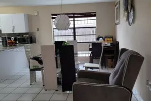 10932 SW 25th St, Miami, FL 33165 - Photo 7