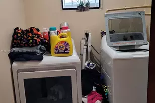 10932 SW 25th St, Miami, FL 33165 - Photo 11