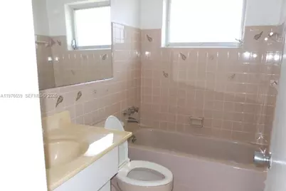 4955 NW 55th St, Tamarac, FL 33319 - Photo 13
