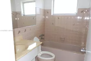 4955 NW 55th St, Tamarac, FL 33319 - Photo 13