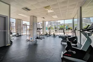 137 Golden Isles Dr, Hallandale Beach, FL 33009 - Photo 19