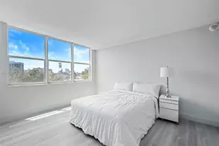 137 Golden Isles Dr, Hallandale Beach, FL 33009 - Photo 15