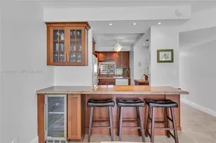 9320 S Hollybrook Lake Dr, Pembroke Pines, FL 33025 - Photo 11