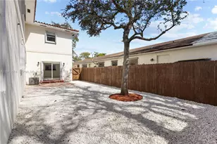 2870 SW 21st St, Miami, FL 33145 - Photo 21