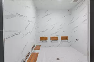 16395 Biscayne Blvd, North Miami Beach, FL 33160 - Photo 21