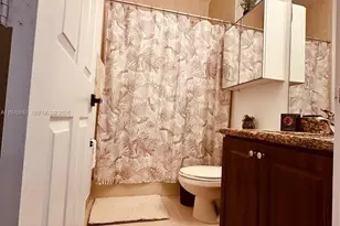 822 SW 143rd Terrace, Pembroke Pines, FL 33027 - Photo 13