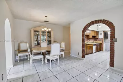 5260 Redwood Ct, Plantation, FL 33317 - Photo 9