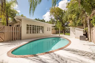 11801 NE 11th Ave, Biscayne Park, FL 33161 - Photo 23