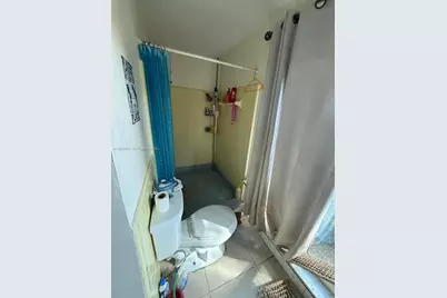 8105 NW 74th Ter, Tamarac, FL 33321 - Photo 13