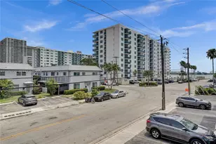 1880 S Treasure Dr, North Bay Village, FL 33141 - Photo 19