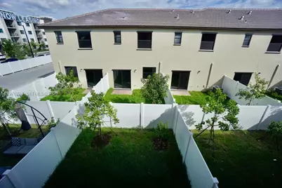 3429 W 111 Place, Hialeah, FL 33018 - Photo 9