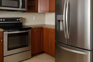 555 NE 15th St, Miami, FL 33132 - Photo 3