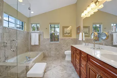 1078 Laguna Springs Dr, Weston, FL 33326 - Photo 37