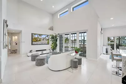 1078 Laguna Springs Dr, Weston, FL 33326 - Photo 7