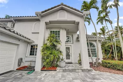 1078 Laguna Springs Dr, Weston, FL 33326 - Photo 3