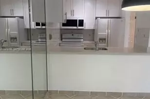 520 NE 38th St, Miami, FL 33137 - Photo 15