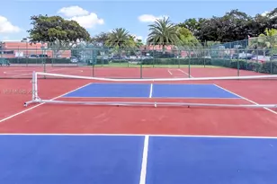 1490 Laguna Ln, Pembroke Pines, FL 33026 - Photo 25