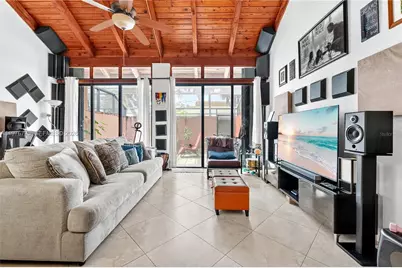 1490 Laguna Ln, Pembroke Pines, FL 33026 - Photo 11