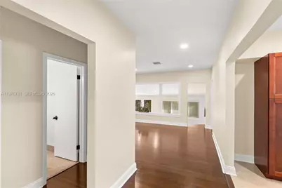 140 Santander Ave, Coral Gables, FL 33134 - Photo 15