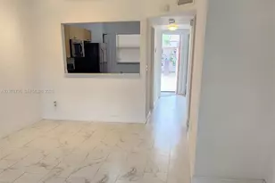 902 NE 209th St, Miami, FL 33179 - Photo 3