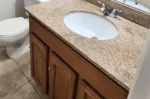 902 NE 209th St, Miami, FL 33179 - Photo 9