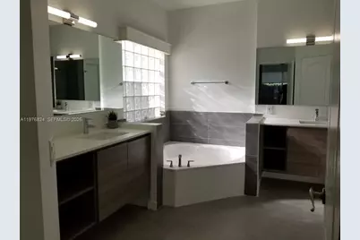 10889 NW 58th Ter, Doral, FL 33178 - Photo 25
