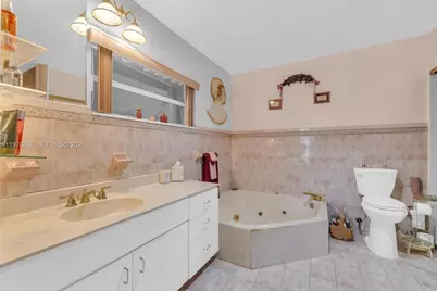 18201 SW 87th Ave, Palmetto Bay, FL 33157 - Photo 9