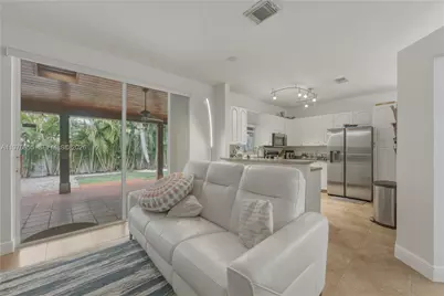 324 NW 153rd Ln, Pembroke Pines, FL 33028 - Photo 13