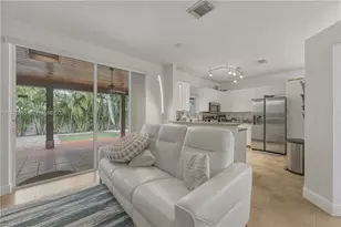 324 NW 153rd Ln, Pembroke Pines, FL 33028 - Photo 13