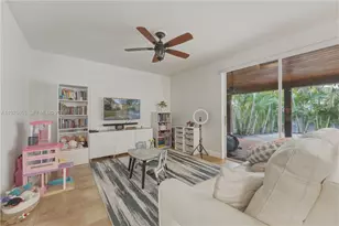 324 NW 153rd Ln, Pembroke Pines, FL 33028 - Photo 15