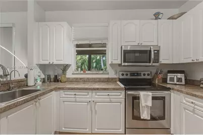 324 NW 153rd Ln, Pembroke Pines, FL 33028 - Photo 11