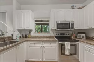 324 NW 153rd Ln, Pembroke Pines, FL 33028 - Photo 11