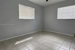 16981 NE 8th Ct, North Miami Beach, FL 33162 - Photo 9