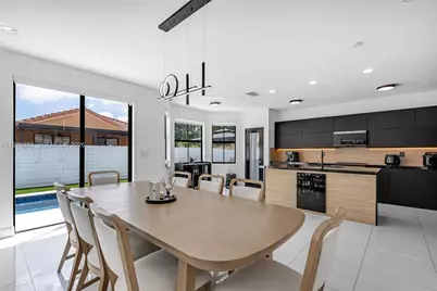 1005 NW 100th Ave, Miami, FL 33172 - Photo 13