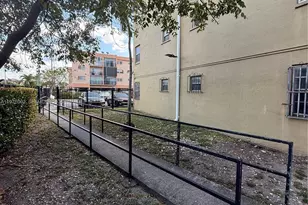 6070 W 18th Ave, Hialeah, FL 33012 - Photo 31