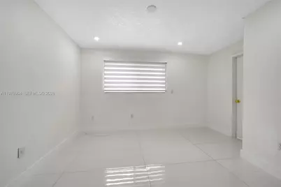 5635 W 13th Ct, Hialeah, FL 33012 - Photo 23