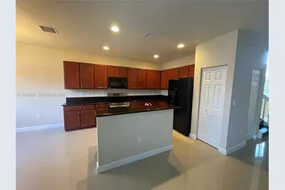 10417 SW 231st Ter #10417, Miami, FL 33190 - Photo 7