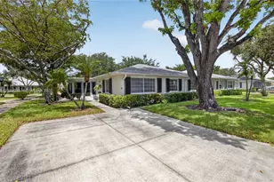 10125 S 42nd Ave S, Boynton Beach, FL 33436 - Photo 9