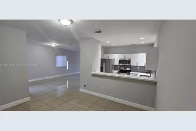 3389 NE 4th St, Homestead, FL 33033 - Photo 9