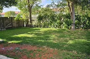 3389 NE 4th St, Homestead, FL 33033 - Photo 9
