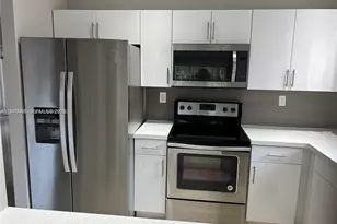 3389 NE 4th St, Homestead, FL 33033 - Photo 5