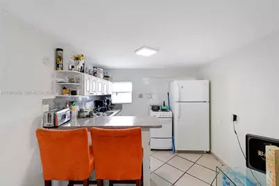 1385 NE 130th St, North Miami, FL 33161 - Photo 3