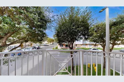 8980 W Flagler St #201, Miami, FL 33174 - Photo 9